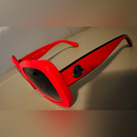 New Moncler Blanche Sunglasses - Picture 4 of 16